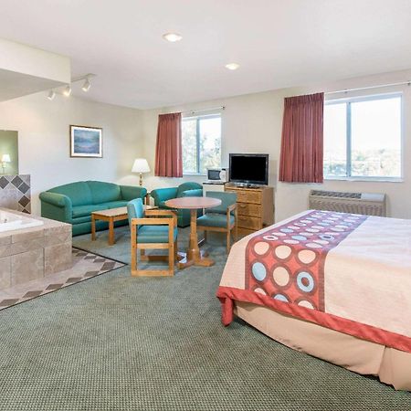 Hotel Super 8 By Wyndham West Middlesex/Sharon Area Esterno foto