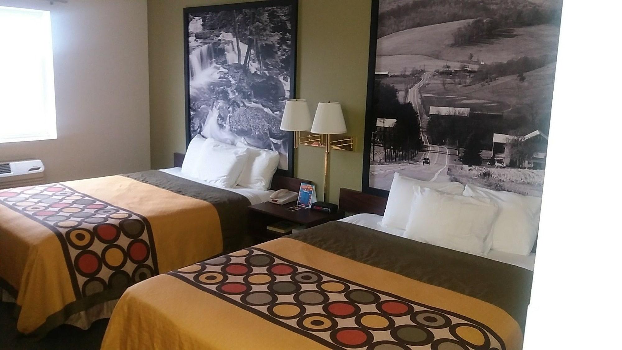 Hotel Super 8 By Wyndham West Middlesex/Sharon Area Esterno foto