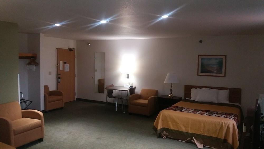 Hotel Super 8 By Wyndham West Middlesex/Sharon Area Esterno foto