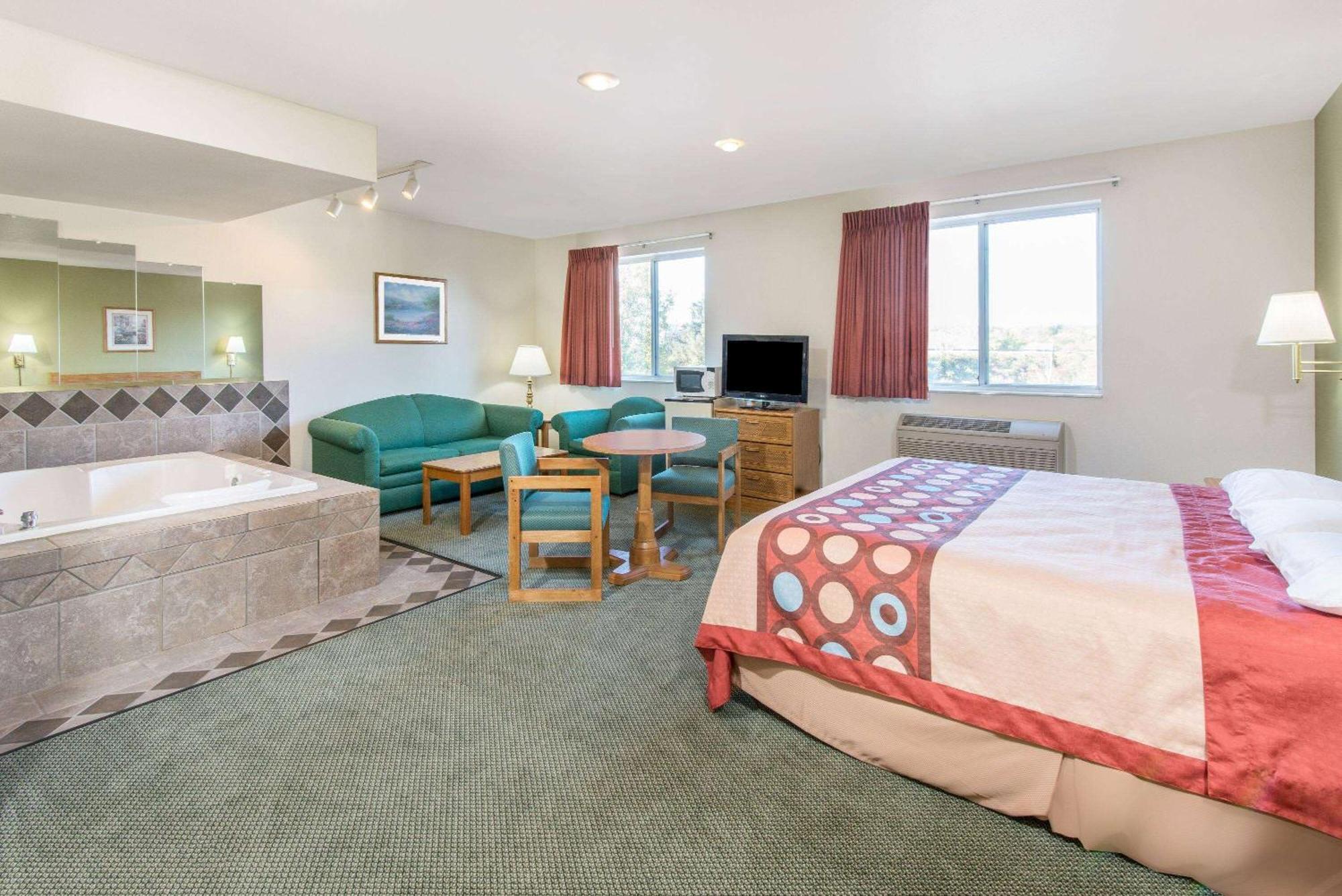 Hotel Super 8 By Wyndham West Middlesex/Sharon Area Esterno foto